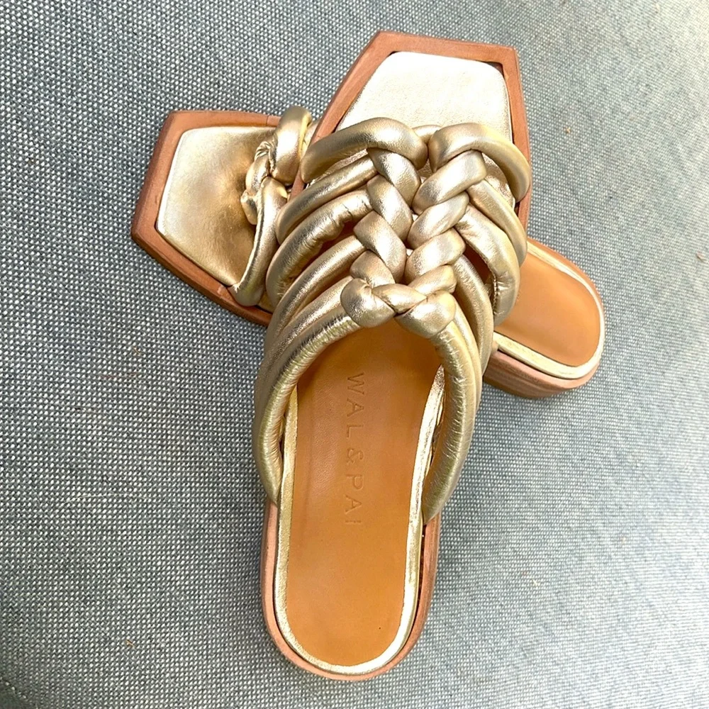 WAL & PAI Gold leather puffer square toe sandals - Picture 2 of 5